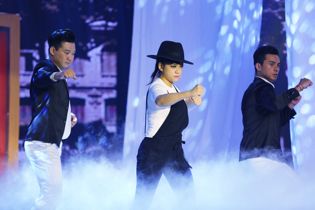 Xuất hiện bản sao Sơn T&ugrave;ng M-TP h&aacute;t vọng cổ Anh cứ đi đi - Ảnh 9.