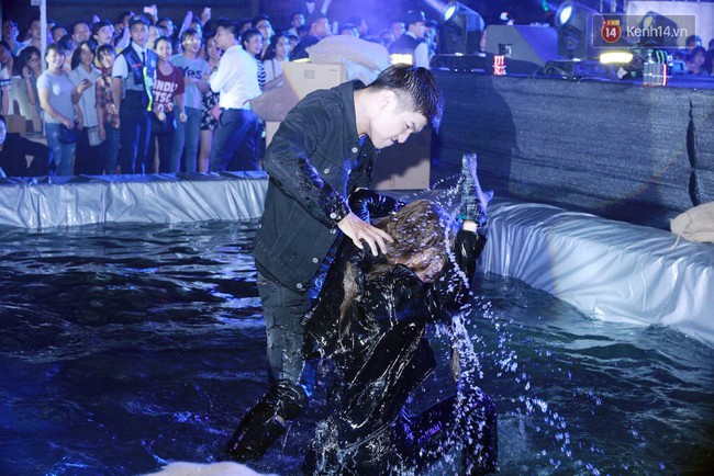 Cường Seven túm tóc, dìm đầu Trương Ngọc Ánh xuống nước - Ảnh 2.