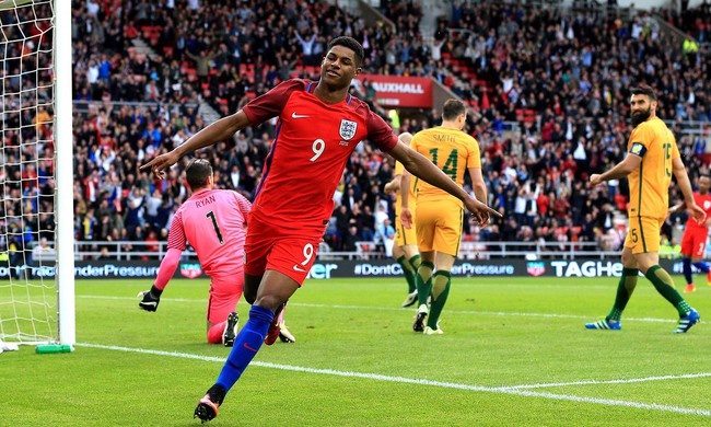 Thần đồng Marcus Rashford bất ngờ được góp mặt cùng tuyển Anh dự Euro 2016 - Ảnh 2.