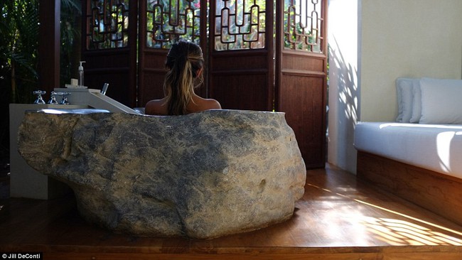 Bỏ việc đi du lịch, c&ocirc; g&aacute;i vẫn c&oacute; cuộc sống sang chảnh với mức lương 6 số - Ảnh 10.