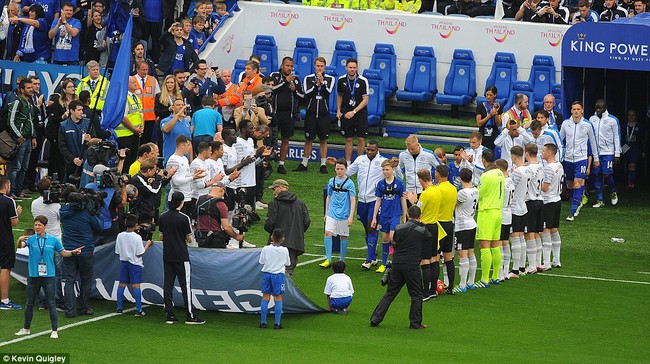 Khoảnh khắc đăng quang lịch sử của nh&agrave; ngh&egrave;o Leicester City - Ảnh 5.