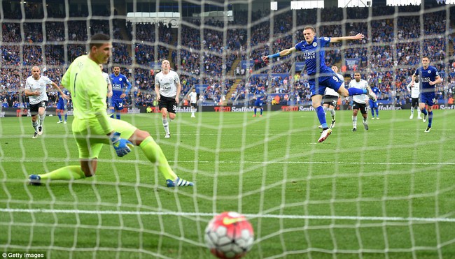 Khoảnh khắc đăng quang lịch sử của nh&agrave; ngh&egrave;o Leicester City - Ảnh 11.