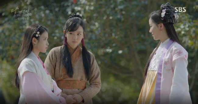Moon Lovers: Lần đầu gặp gỡ, ho&agrave;ng tử Lee Jun Ki l&agrave;m anh h&ugrave;ng cứu mỹ nh&acirc;n IU - Ảnh 21.