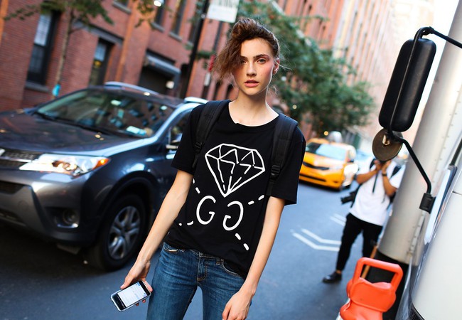 Phong c&aacute;ch ph&oacute;ng kho&aacute;ng, thực tế ăn s&acirc;u v&agrave;o m&aacute;u giới mộ điệu thời trang tại NYFW - Ảnh 13.