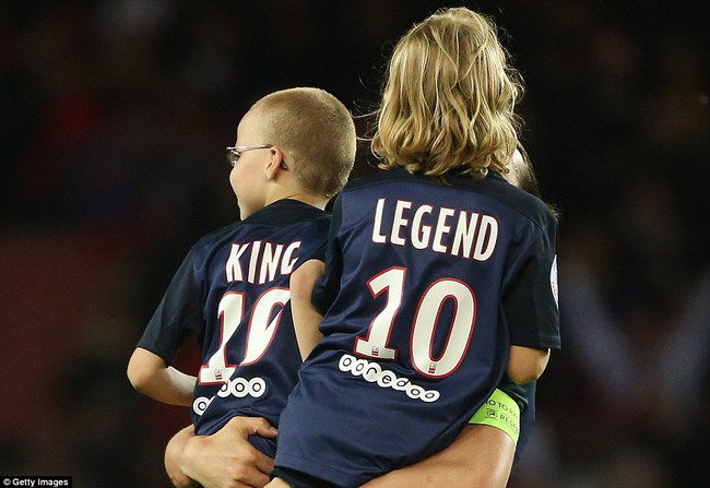 Trận PSG - Nantes tạm dừng 10 ph&uacute;t để tổ chức lễ chia tay Ibrahimovic - Ảnh 3.