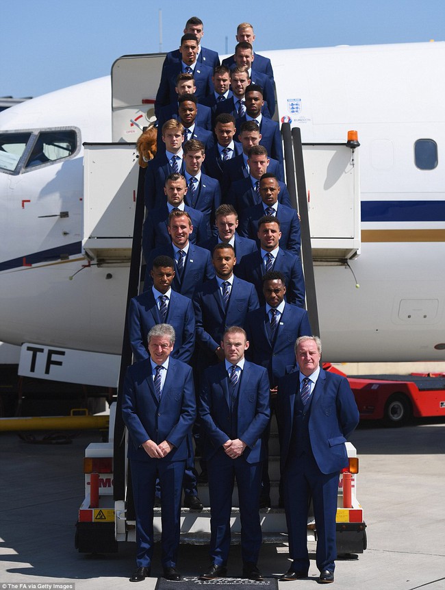 Rooney và đồng đội bảnh bao tới Pháp bắt đầu hành trình chinh phục Euro - Ảnh 4.
