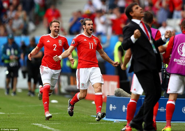 Gareth Bale ghi b&agrave;n thắng lịch sử cho đội tuyển Xứ Wales - Ảnh 10.