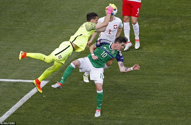 Robert Lewandowski tịt ngòi, Ba Lan vẫn hạ Bắc Ireland để đút túi 3 điểm đầu tiên - Ảnh 9.