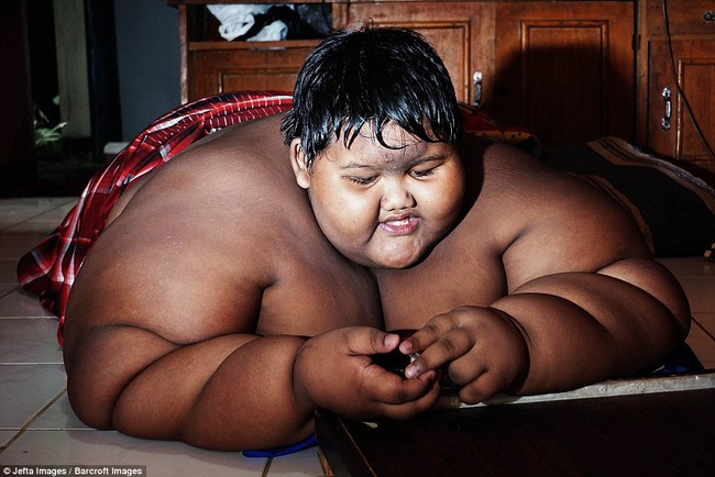 Cuộc sống nặng nề của cậu bé mới 10 tuổi mà đã nặng 190kg - Ảnh 9.