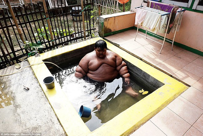 Cuộc sống nặng nề của cậu b&eacute; mới 10 tuổi m&agrave; đ&atilde; nặng 190kg - Ảnh 7.