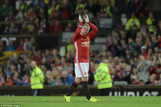 MU h&ograve;a nhạt nh&ograve;a trước Everton trong trận đấu t&ocirc;n vinh Wayne Rooney - Ảnh 4.