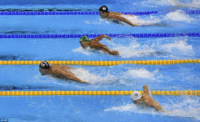 Michael Phelps tiết lộ bí mật động trời về thói quen đi tiểu của các kình ngư ở Olympic - Ảnh 2.