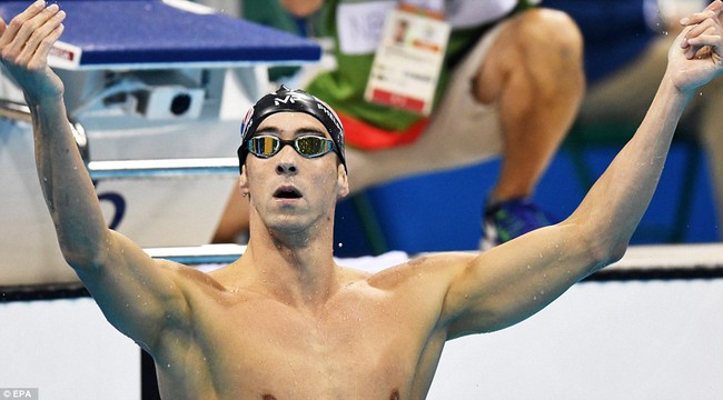 Michael Phelps hạnh phúc khóa môi bà xã hoa hậu trong ngày giành cú đúp vàng - Ảnh 8.