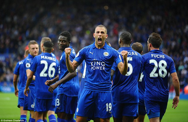T&acirc;n binh Islam Slimani tỏa s&aacute;ng gi&uacute;p ĐKVĐ Leicester City v&ugrave;i dập Burnley - Ảnh 9.