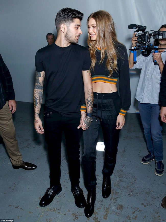 Zayn và Gigi khiến ai cũng phát ghen khi vừa đẹp đôi vừa tình như cái bình ở sự kiện - Ảnh 1.