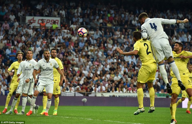 Sergio Ramos copy kiểu ăn mừng của Ronaldo - Ảnh 1.