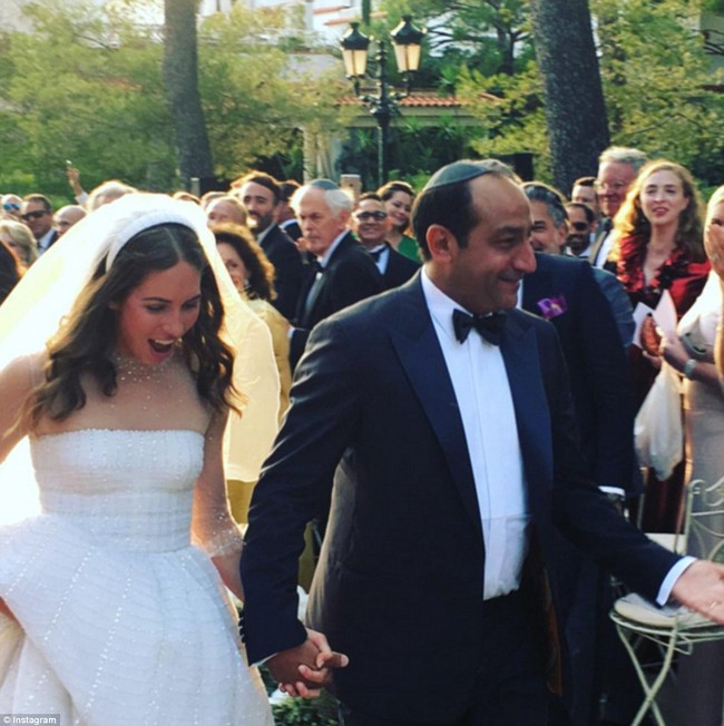 Đám cưới hơn 100 tỷ tại Pháp của cặp người thừa kế với sự tham gia của hàng loạt sao đình đám - Ảnh 6.
