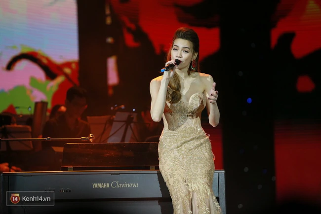 Hồ Ngọc Hà lúng túng không khác fan girl khi hát cùng danh ca Tuấn Ngọc - Ảnh 30.