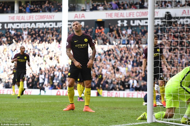 Man City và Man Utd, hai nạn nhân của... sự hoàn hảo - Ảnh 2.