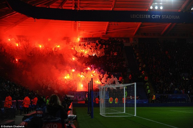 Leicester toàn thắng ở Champions League, đối mặt án phạt vì pháo sáng - Ảnh 9.