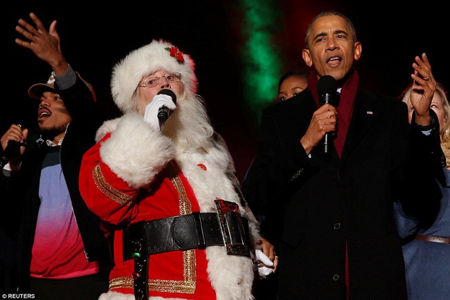 Vậy là lần cuối cùng, gia đình ông Obama thắp cây thông Noel trong mùa giáng sinh tại Nhà Trắng - Ảnh 15.