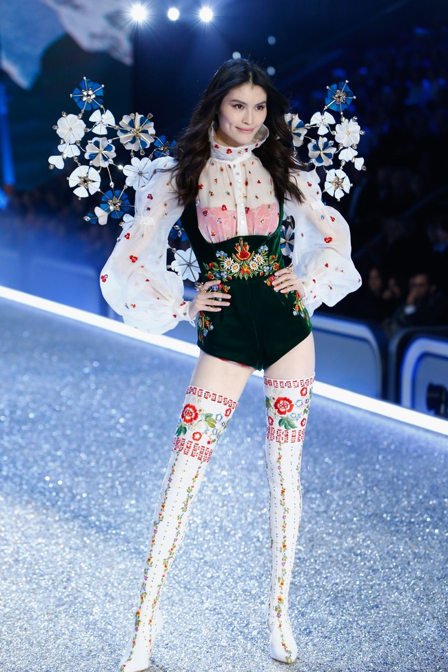 [HOT] Tất cả hình ảnh nóng bỏng tay của Victorias Secret Fashion Show 2016! - Ảnh 38.