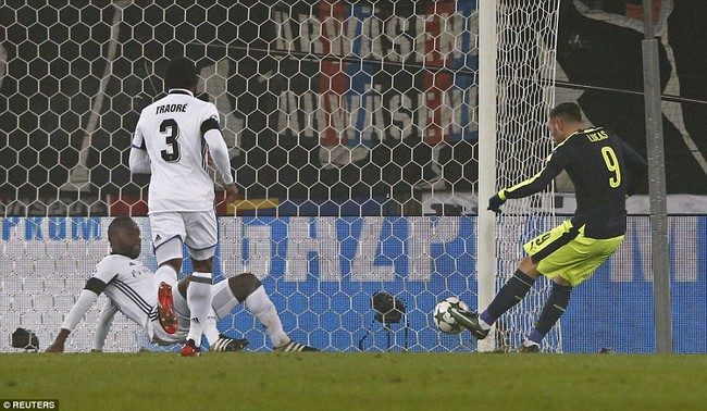 Arsenal g&acirc;y sốc, đứng nhất bảng Champions League sau 6 năm - Ảnh 5.