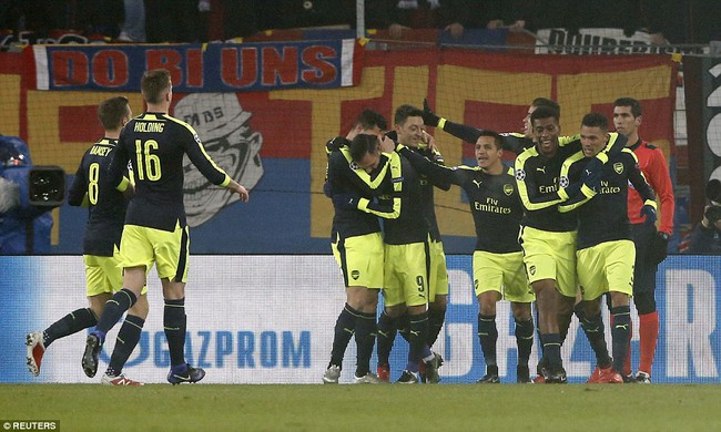 Arsenal g&acirc;y sốc, đứng nhất bảng Champions League sau 6 năm - Ảnh 3.