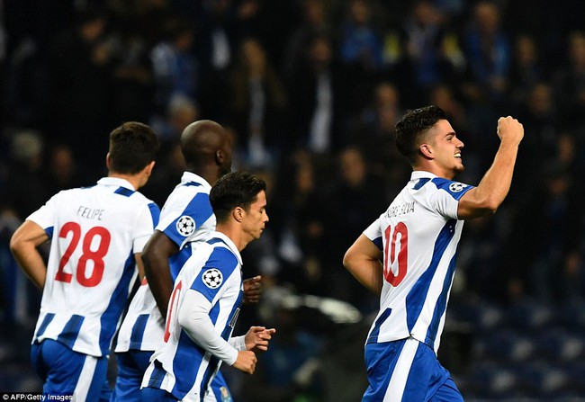 Leicester thảm bại, ph&aacute; kỷ lục buồn 61 năm tại C&uacute;p ch&acirc;u &Acirc;u - Ảnh 7.
