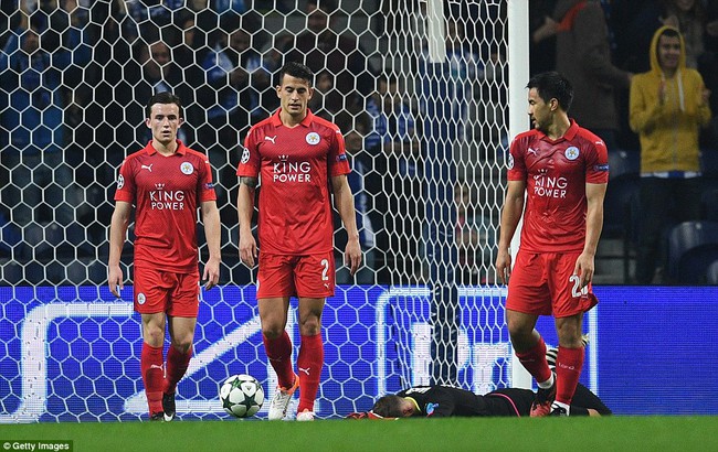 Leicester thảm bại, ph&aacute; kỷ lục buồn 61 năm tại C&uacute;p ch&acirc;u &Acirc;u - Ảnh 3.