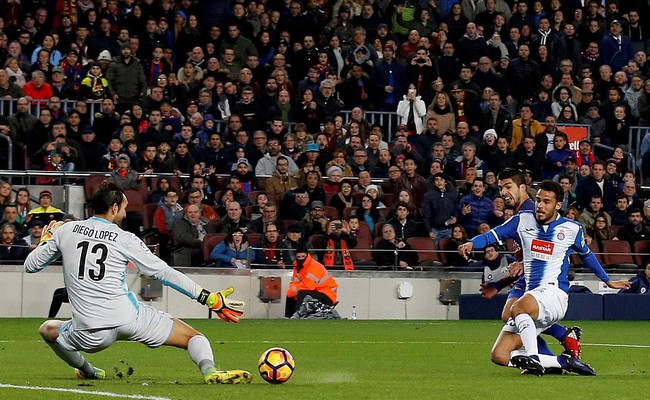 Messi bùng nổ, Barca nhấn chìm Espanyol trong trận derby xứ Catalan - Ảnh 4.