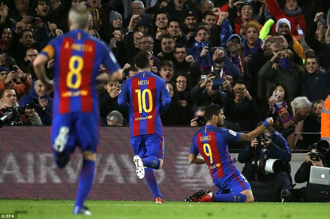 Messi bùng nổ, Barca nhấn chìm Espanyol trong trận derby xứ Catalan - Ảnh 7.