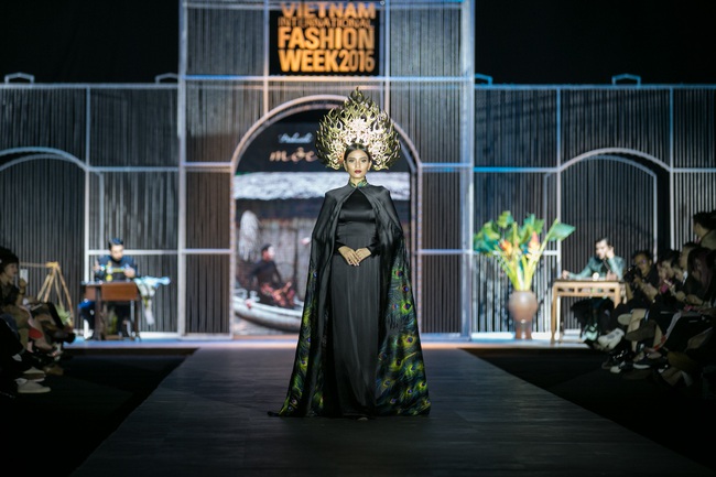 Vietnam International Fashion Week Thu Đông 2016: Nơi linh hồn Việt được thăng hoa - Ảnh 14.