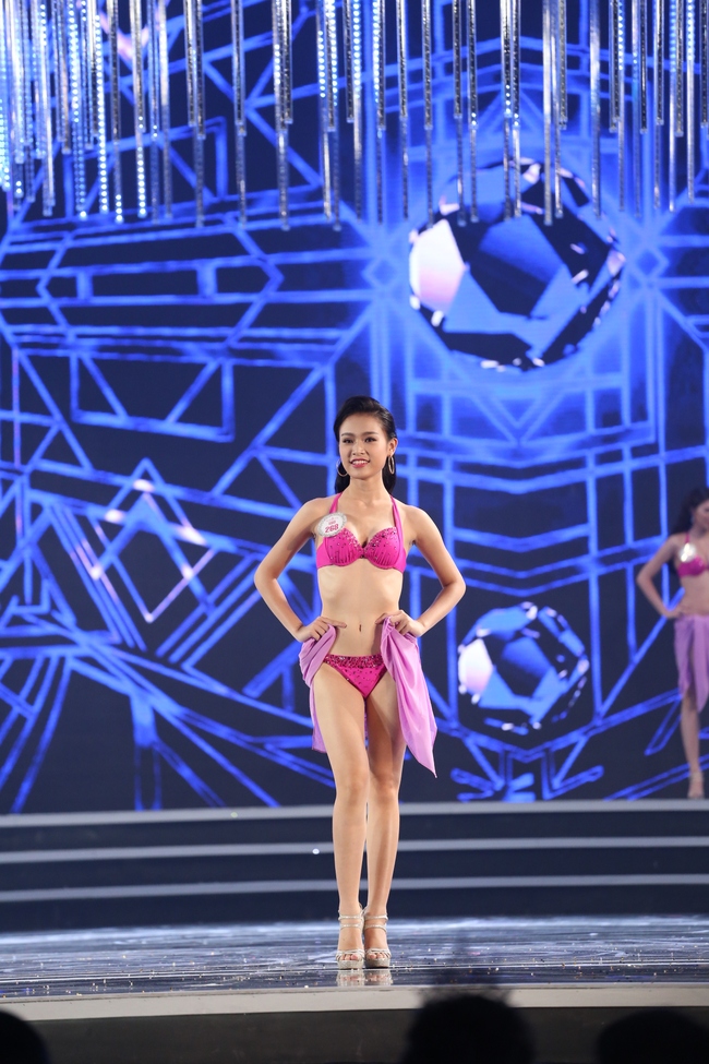 Bỏng mắt với phần thi bikini của top 30 Hoa hậu Việt Nam 2016 - Ảnh 10.