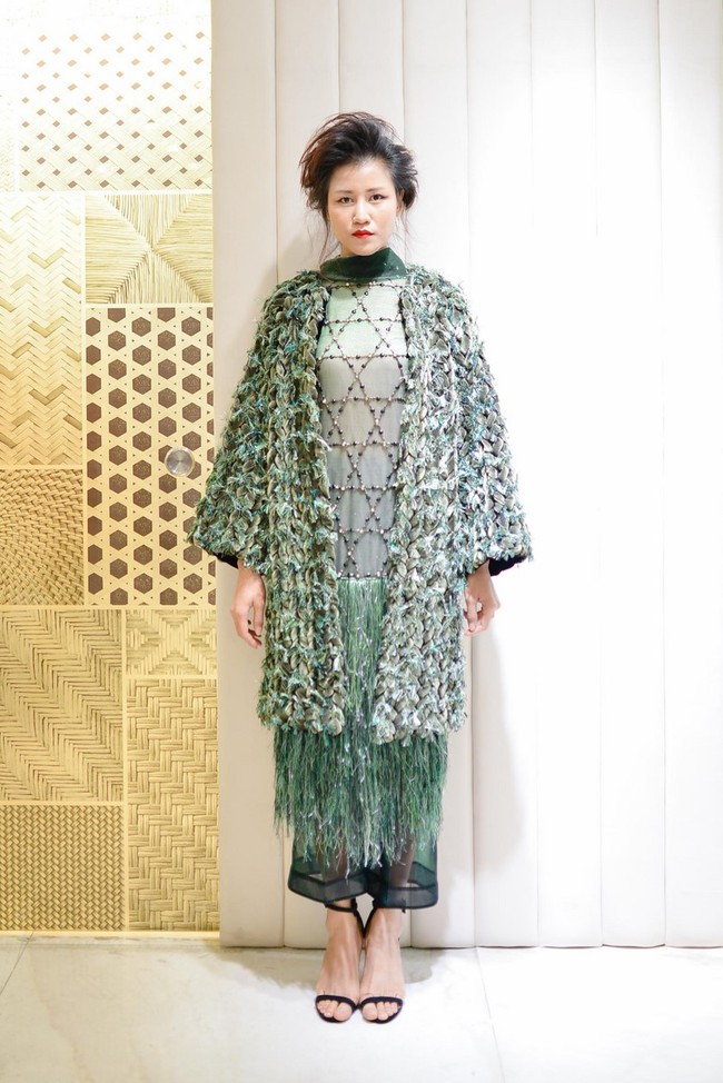 D&agrave;n mẫu Việt n&ocirc; nức đến thử đồ cho show C&ocirc;ng Tr&iacute; tại VIFW Xu&acirc;n/H&egrave; 2016 - Ảnh 4.