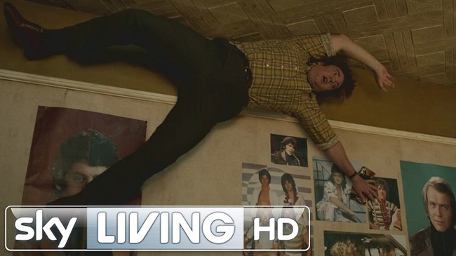 Kh&aacute;m ph&aacute; series The Enfield Haunting, một g&oacute;c nh&igrave;n kh&aacute;c về c&acirc;u chuyện trong The Conjuring 2 - Ảnh 4.