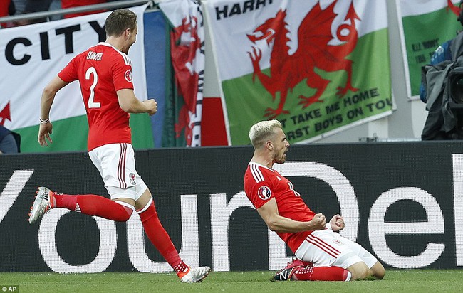Gareth Bale rực sáng, xứ Wales qua mặt Anh giành ngôi nhất bảng B - Ảnh 6.