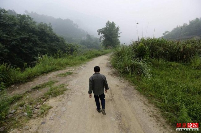 Khung cảnh hoang tàn ở ngôi làng ung thư nổi tiếng Trung Quốc khiến nhiều người không khỏi rùng mình - Ảnh 3.