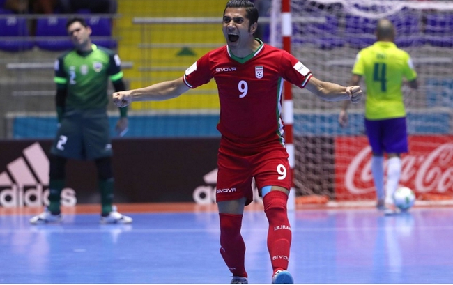 Huyền thoại Falcao lập hat-trick, futsal Brazil vẫn thua sốc Iran ở vòng knock-out World Cup - Ảnh 5.