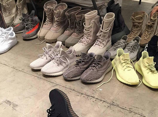 Chưa tới giờ lên kệ, giày Yeezy 350 V2 đã được nhiều bạn trẻ Việt sẵn sàng mua lại với giá 17 triệu VNĐ/đôi - Ảnh 6.