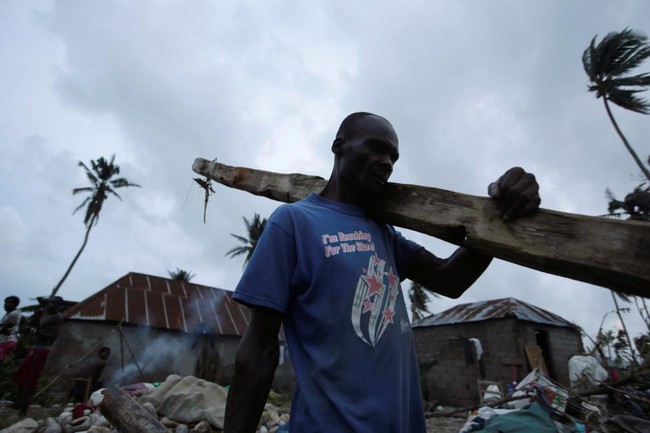 Những hình ảnh đau thương ở Haiti sau cơn bão mặt quỷ Matthew - Ảnh 4.