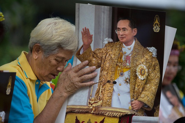 Quốc vương Bhumibol: Vị Vua được yêu mến nhất trong lịch sử Thái Lan - Ảnh 7.
