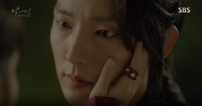 “Moon Lovers”: Lee Jun Ki vừa được IU phong vua đã lập hậu - Ảnh 10.