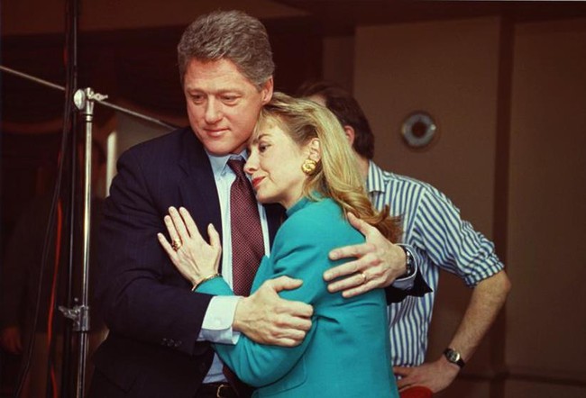 Đã gần nửa thế kỷ trôi qua, chuyện tình của vợ chồng Clinton vẫn khiến cho bao người phải ngưỡng mộ - Ảnh 11.