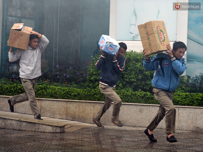 Hà Nội: Hàng trăm người tham gia diễn tập chữa cháy ở khu đô thị Royal City - Ảnh 4.