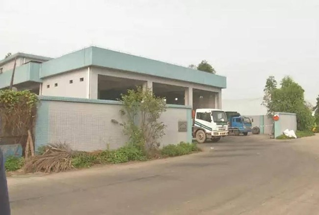 Cặp đôi 18 tuổi tự sinh con ở nhà rồi thẳng tay vứt vào thùng rác khiến dư luận phẫn nộ - Ảnh 3.