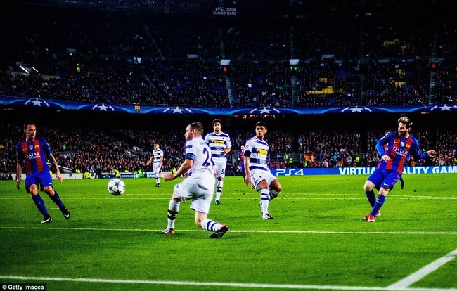 Barca thắng 4 sao nhờ hat-trick của Turan v&agrave; b&agrave;n mở tỷ số của Messi - Ảnh 6.
