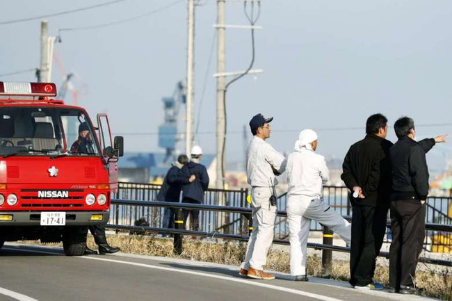 Nhật Bản: Người dân vội vàng di tản, giới chức trách lo lắng về sóng thần sau động đất - Ảnh 7.