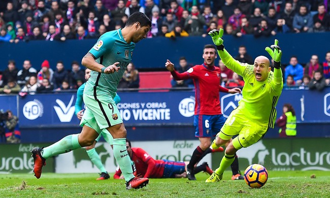 Messi lừa bóng qua 4 hậu vệ ghi bàn, Barca thắng 3 sao - Ảnh 7.