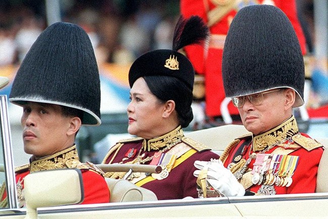 Chân dung Thái tử Maha Vajiralongkorn - người kế vị ngai vàng hoàng gia Thái Lan - Ảnh 6.